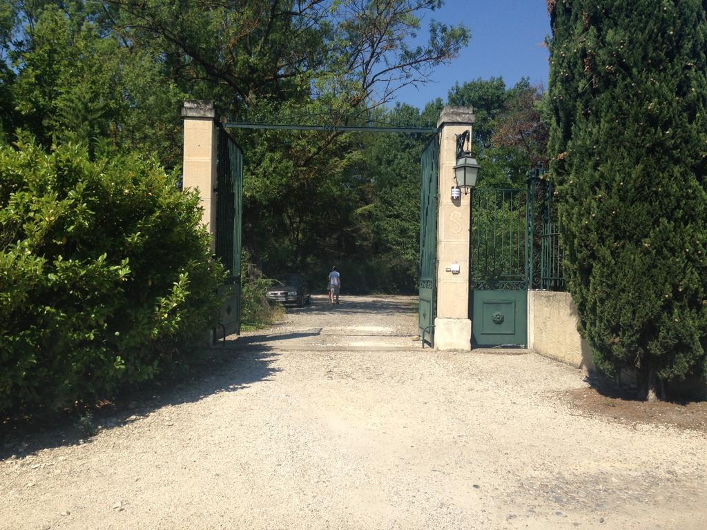 Le Mas De Trevouse Saint-Saturnin-lès-Avignon エクステリア 写真