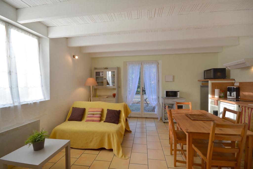 Le Mas De Trevouse Saint-Saturnin-lès-Avignon エクステリア 写真